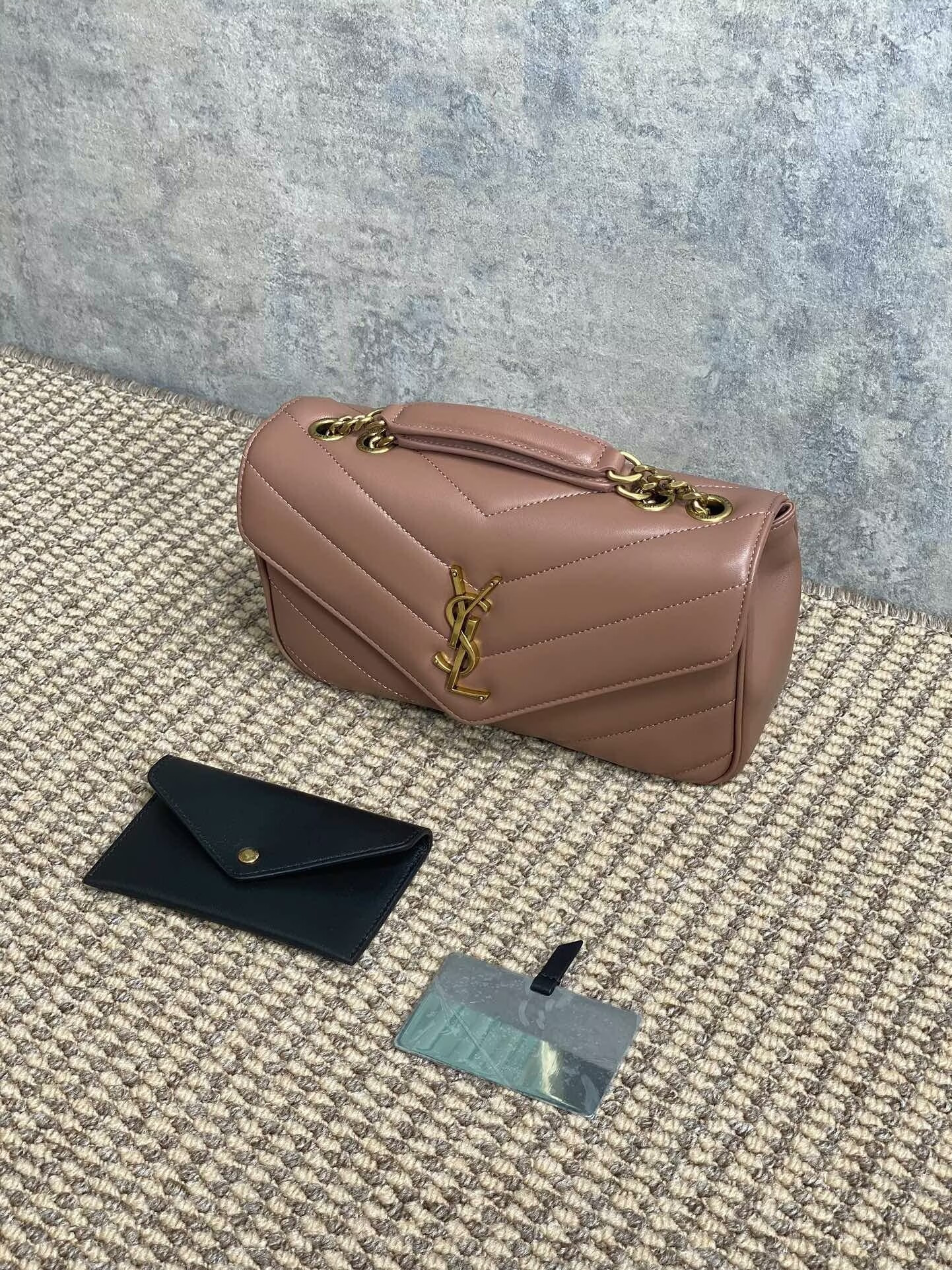 Y51 LOULOU Small IN MATELASSÉ LAMBSKIN 24x14x6cm