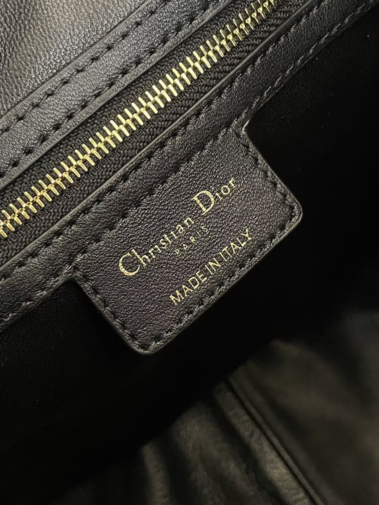 D10r Medium D-Motion Bag Black Macrocannage Lambski 23x13x24cm