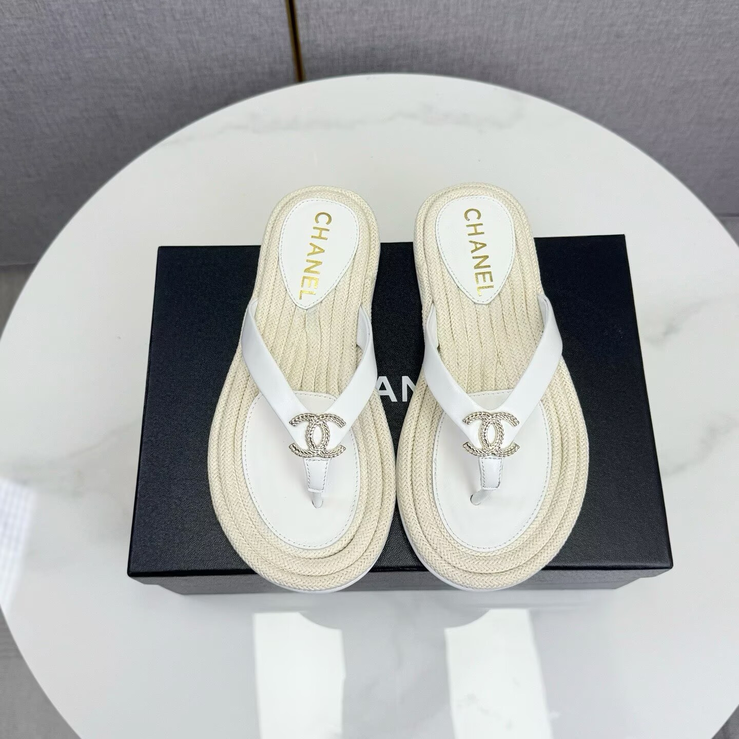 UA Ch**el flip-flops