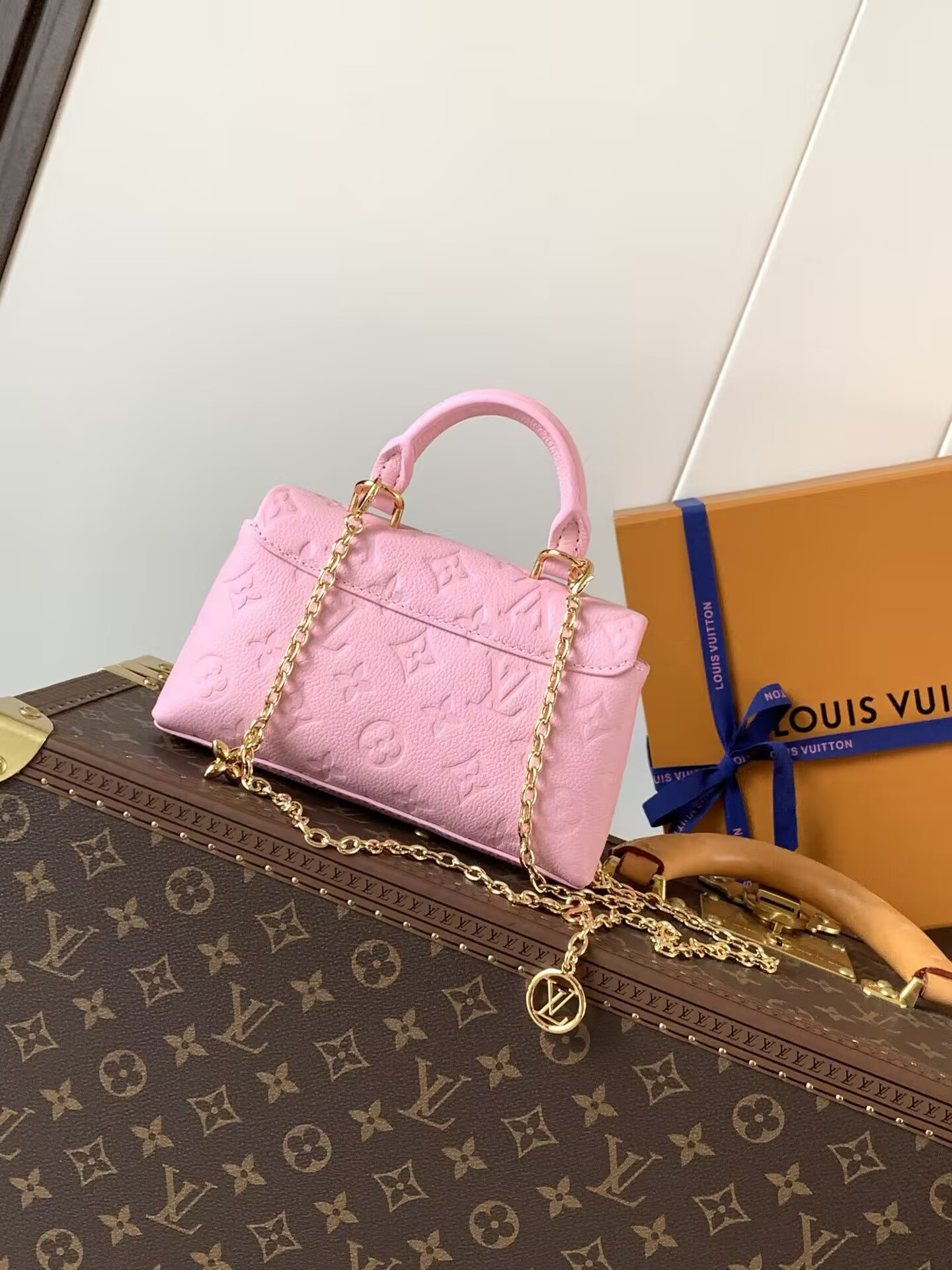 LV Nano Madeleine M29448 21 x 12.5 x 6 cm