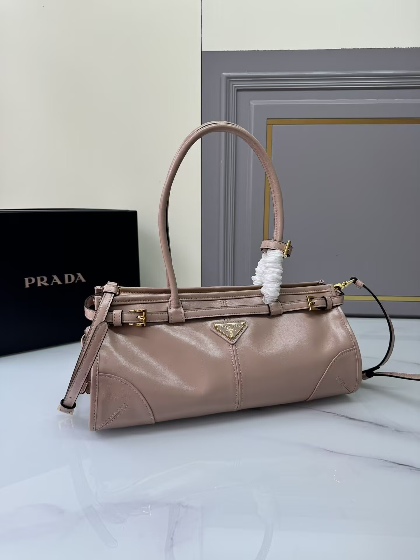 Pra*a Bonnie Medium Leather Handbag 32x15.5x12cm