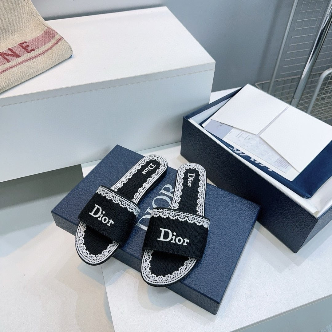 UA D10r Dentelle Slide