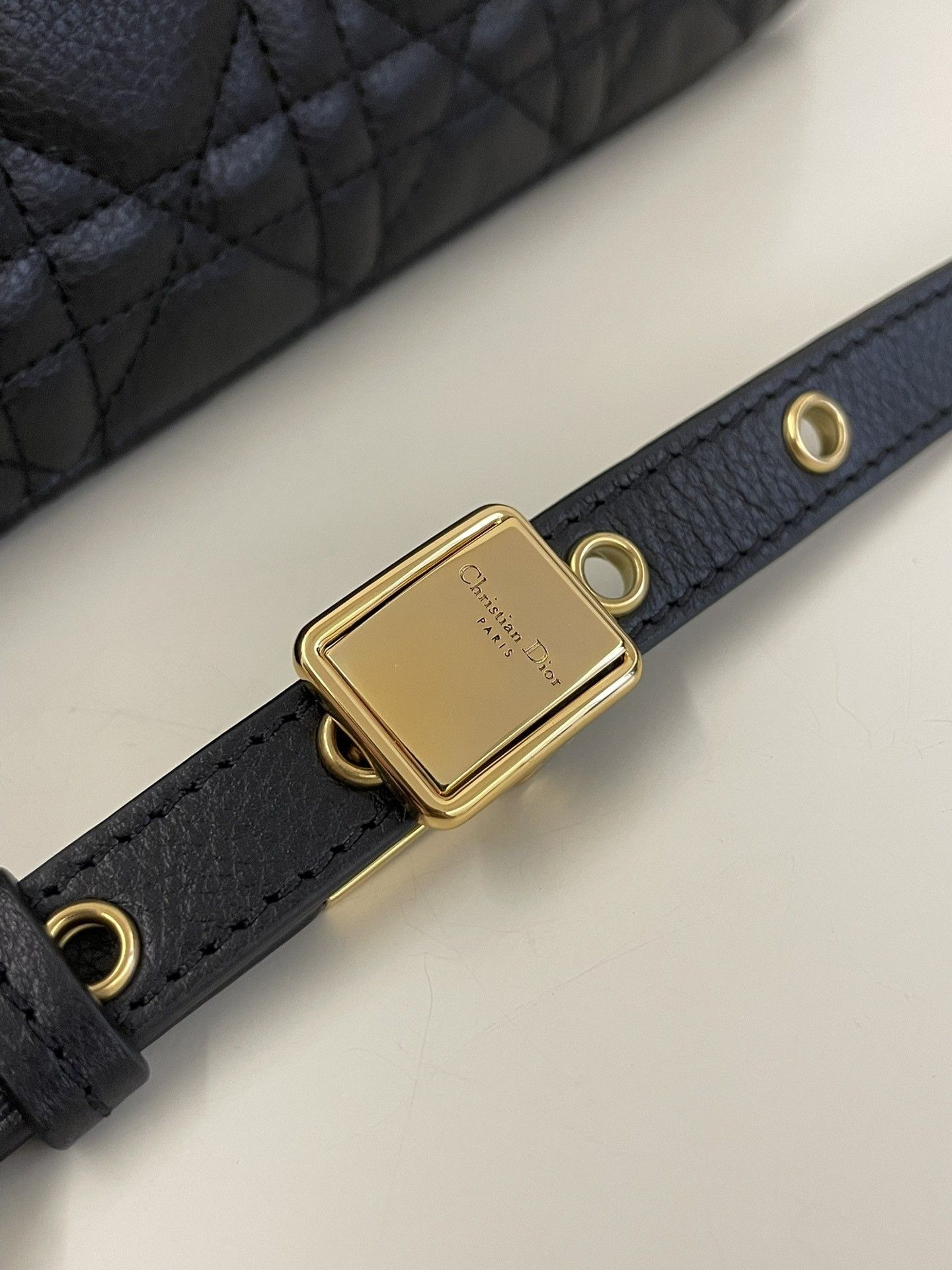 MEDIUM D10r CARO BAG S*pple Cannage Calfskin 25.5 x 15.5 x 8 cm