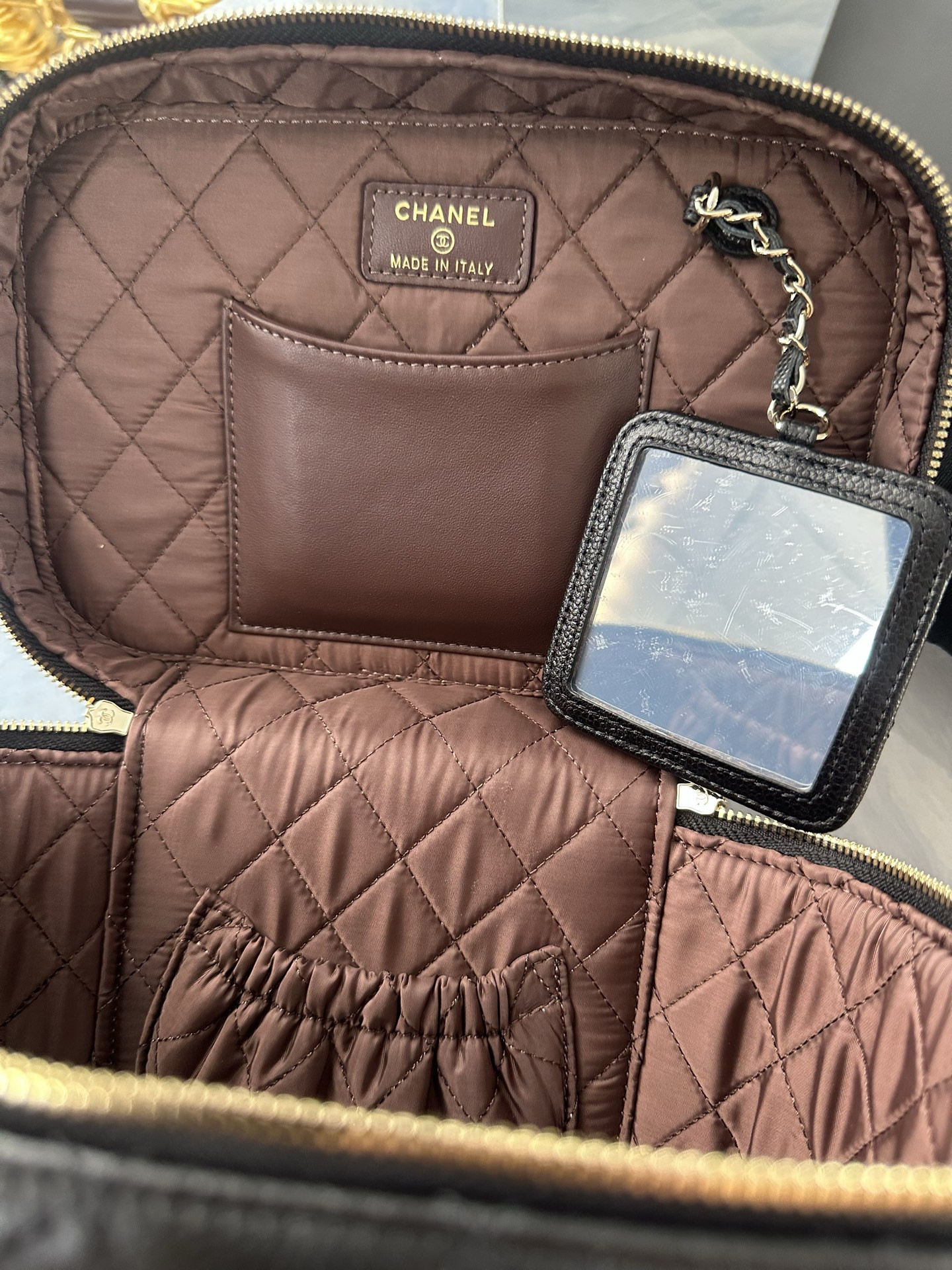Ch**el Vanity Bag AS2573 20x13x15cm