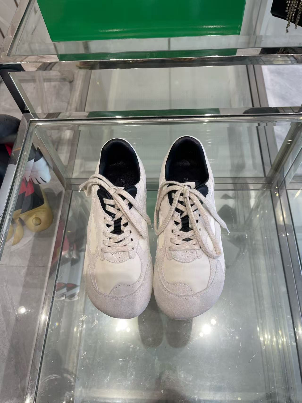 UA B0tt*ga Ven*ta Orbit Sneakers