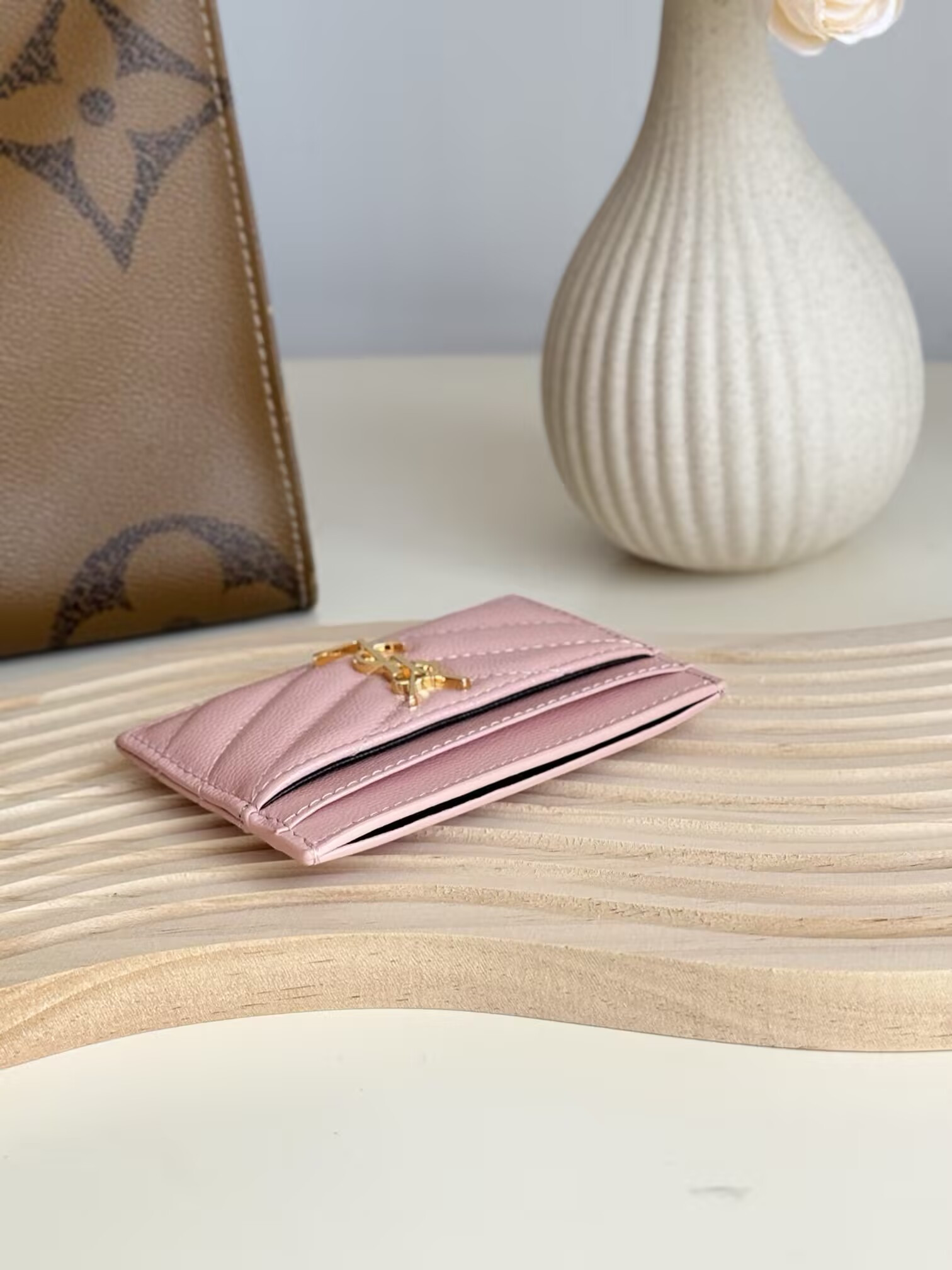 Y51 Card holder