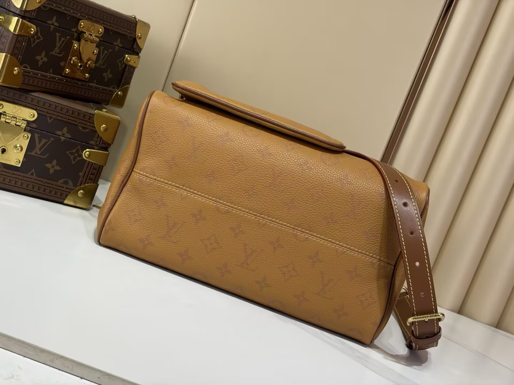 LV Speedy P9 Bandoulière 30 M27977 32 x 22.5 x 18 cm