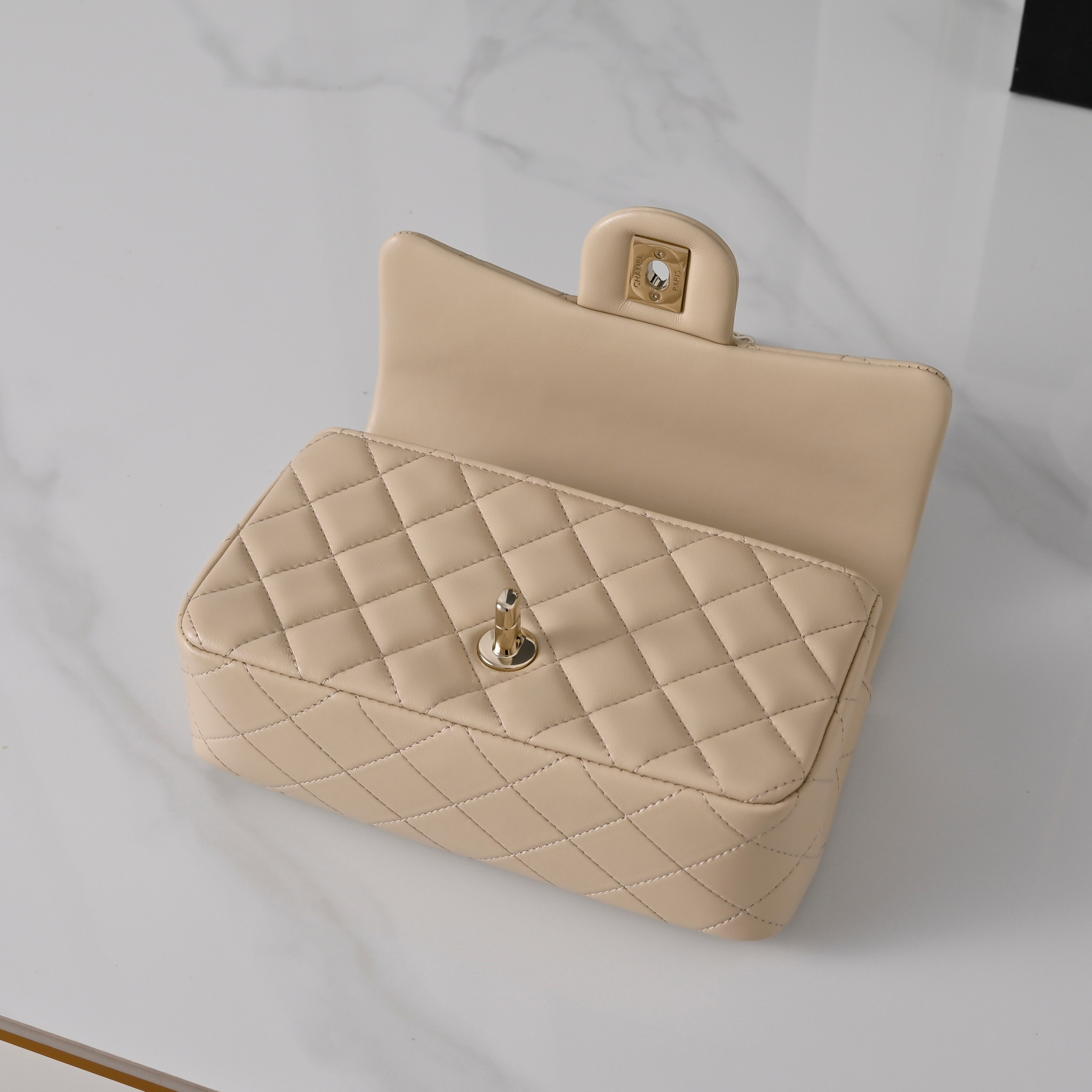Ch**el Classic Flap Handbag CF in Milk Tea with Light gold hardware AS5759 20x13x7cm