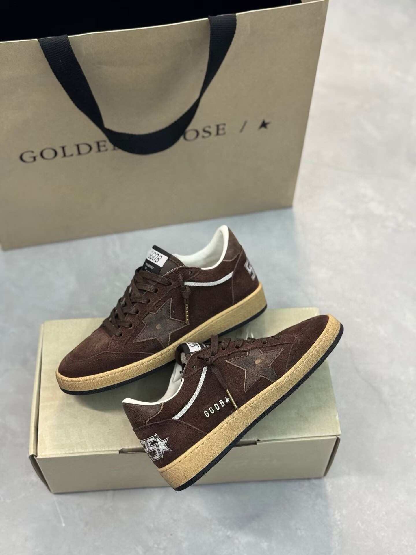 UA G01den G003e S*per-Star Sneaker