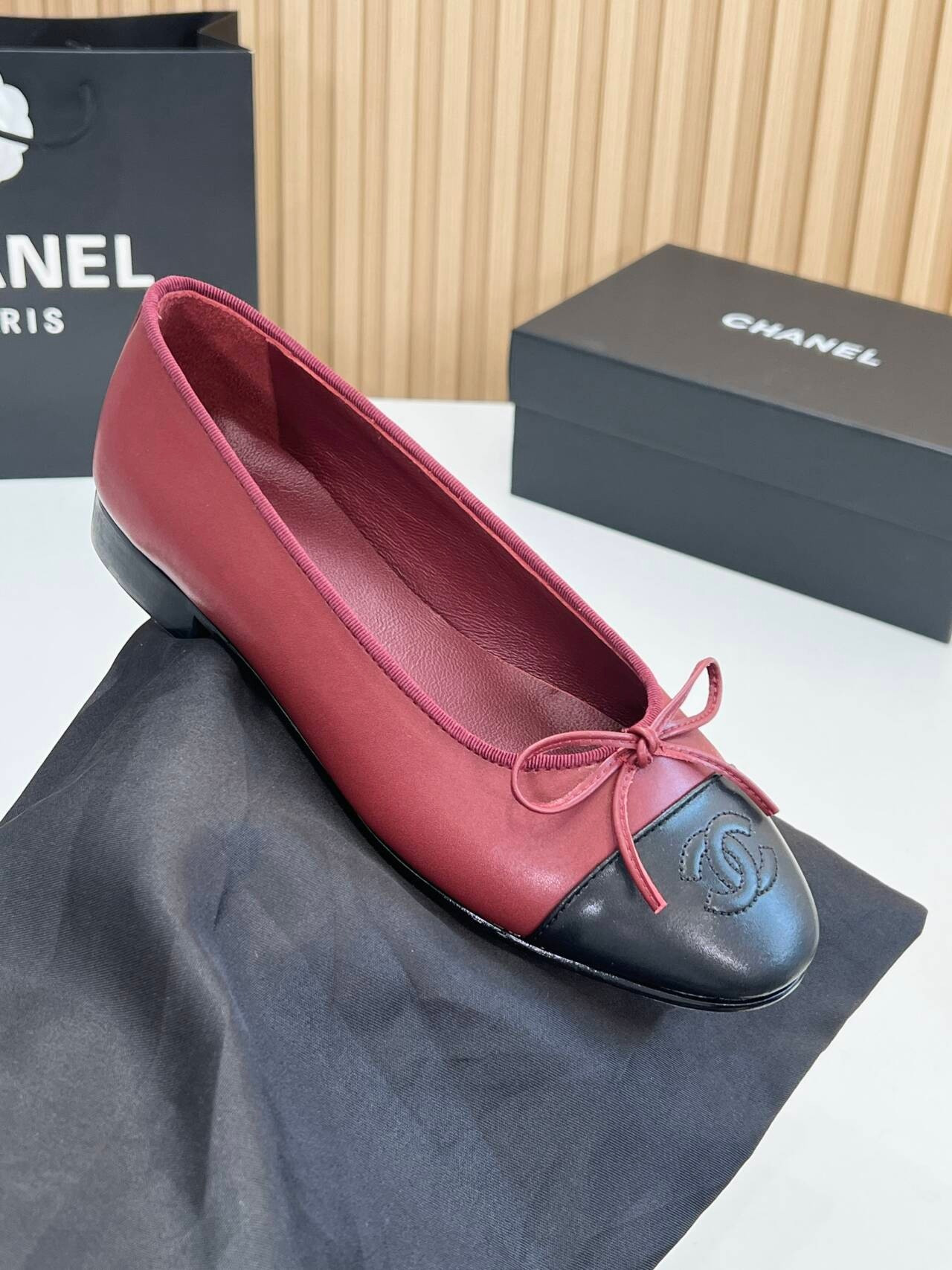 UA Ch**el Ballet Flats Round Toe