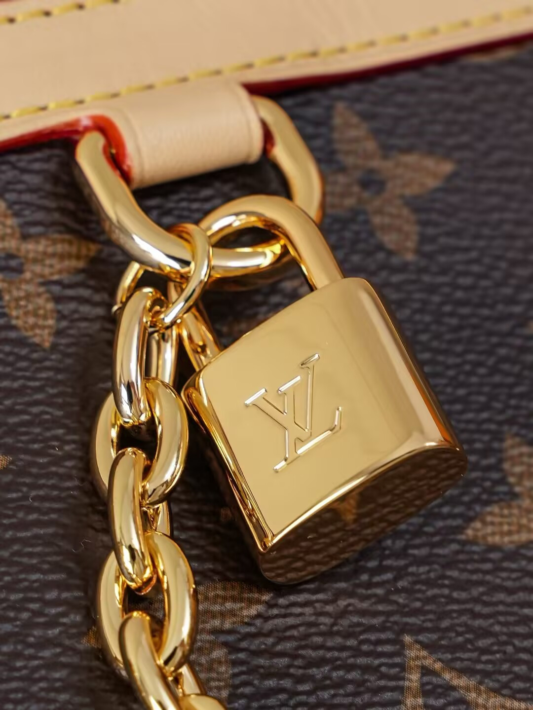 Louis Vuitton Monogram Ever More PM Handbag M15208 35x21x12cm