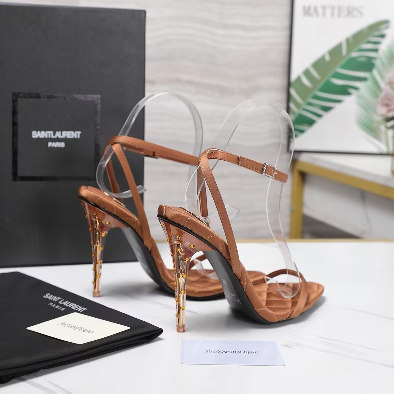 UA Y51 IVRESSE Sandals