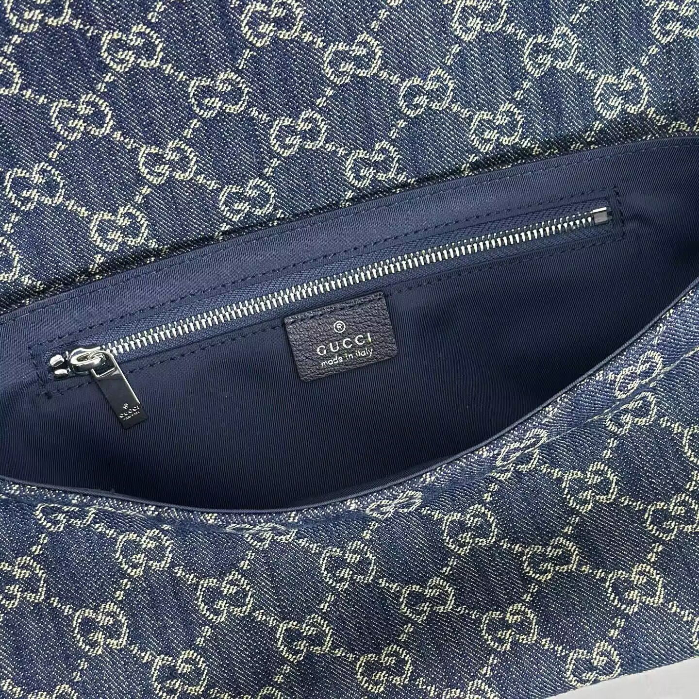 Gvc*1 Madison Medium Shoulder Bag 31x13x11.5cm