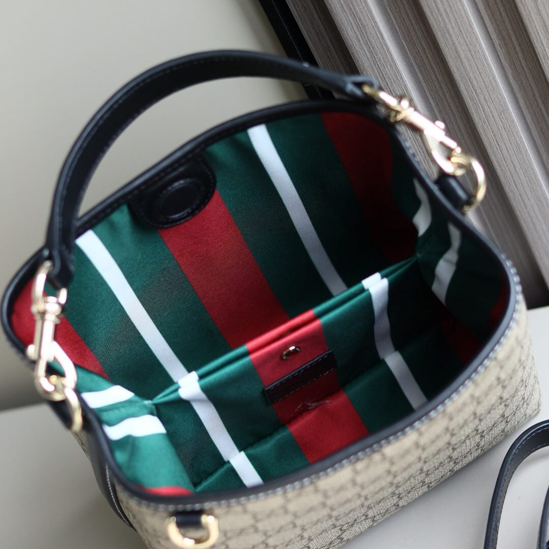 Gucci GG Emblem Small Bucket Bag 19x18x11cm