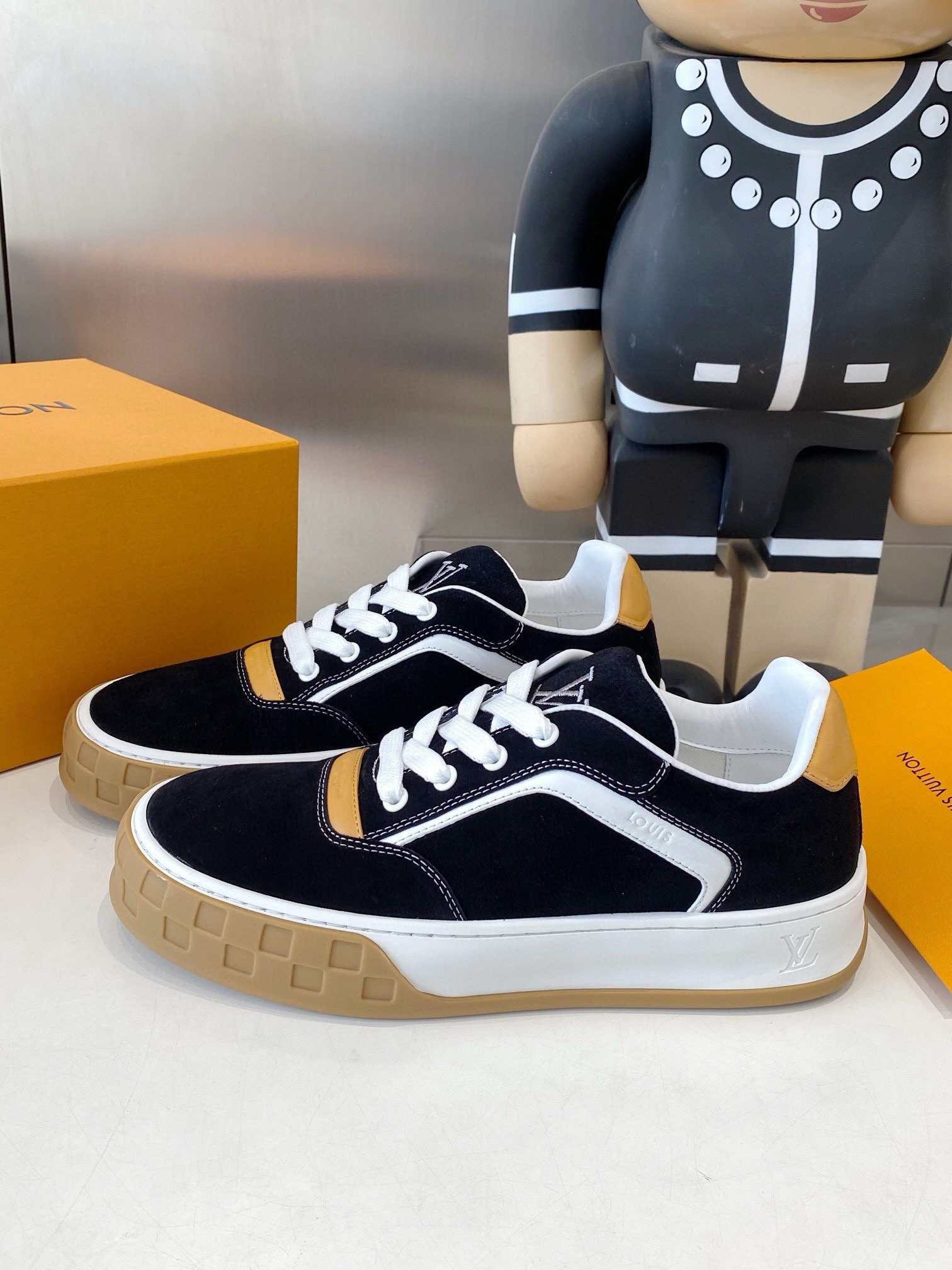 UA LV Tilted Sneaker