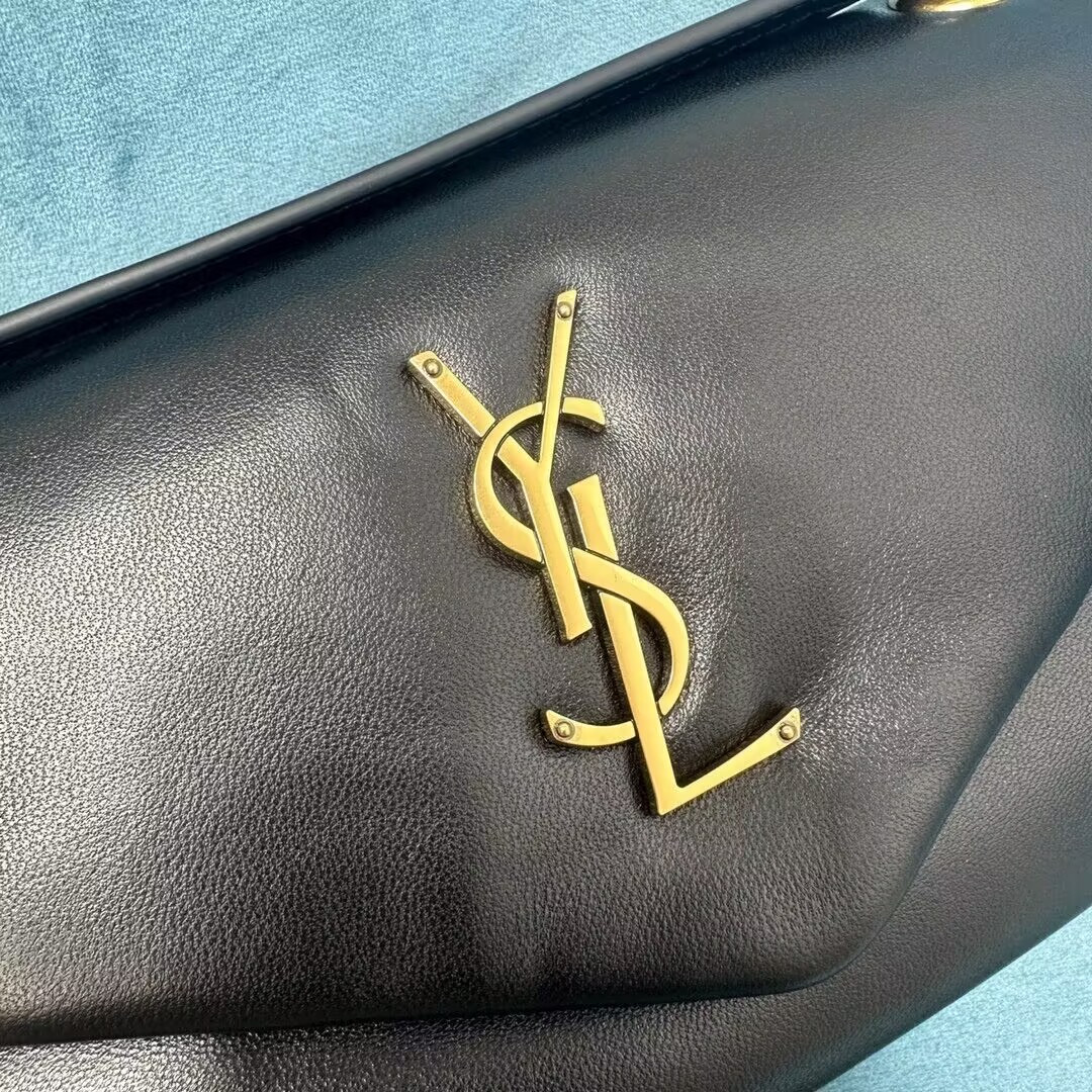 Y51 Calypso small in plunged lambskin 26x14x7cm