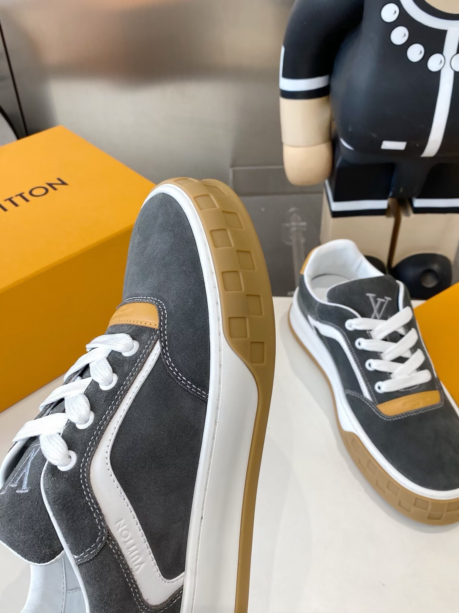 UA LV Tilted Sneaker