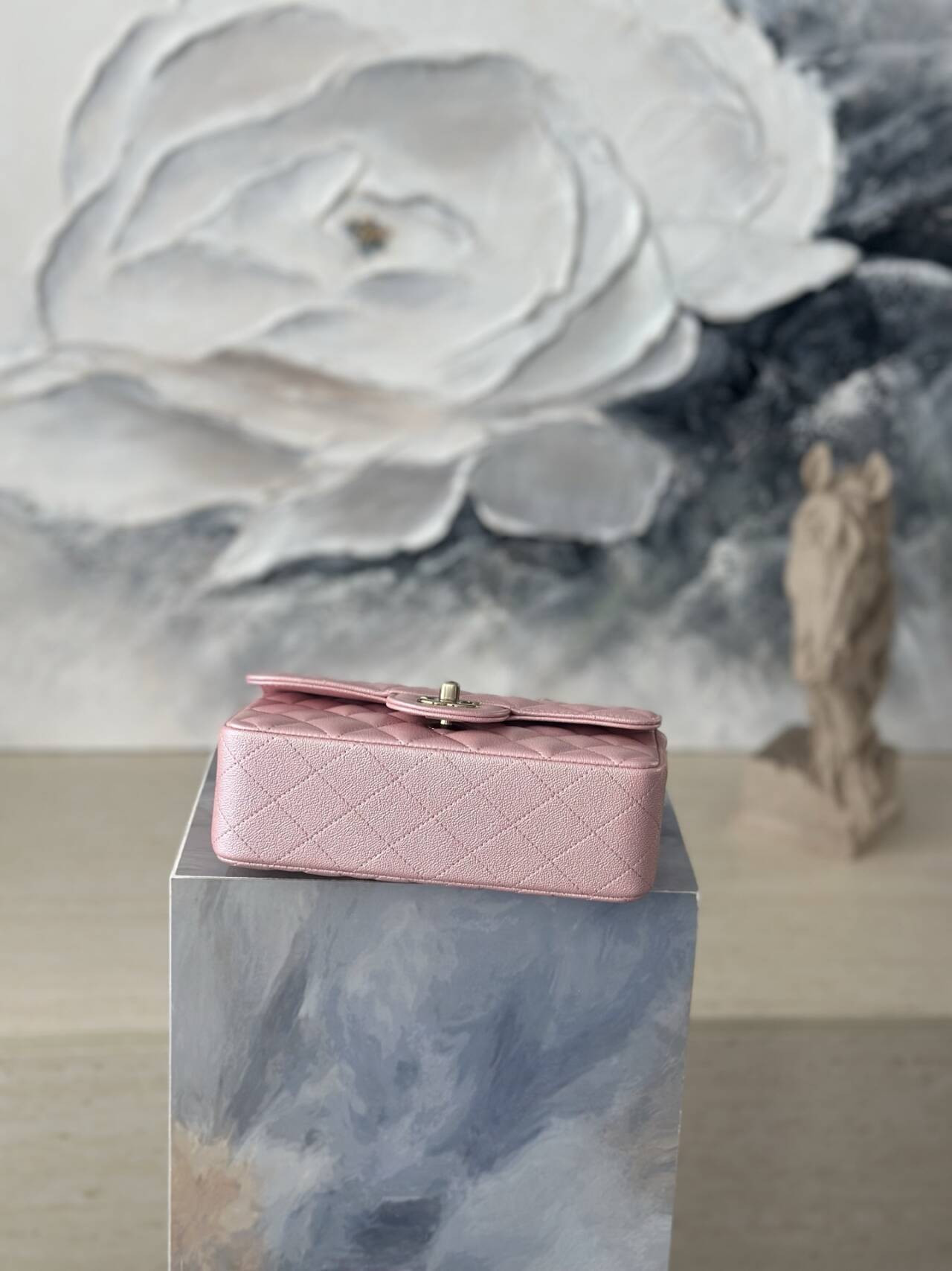 Ch**el Flap Bag Pearlescent Pink AS1116 20x12x6cm