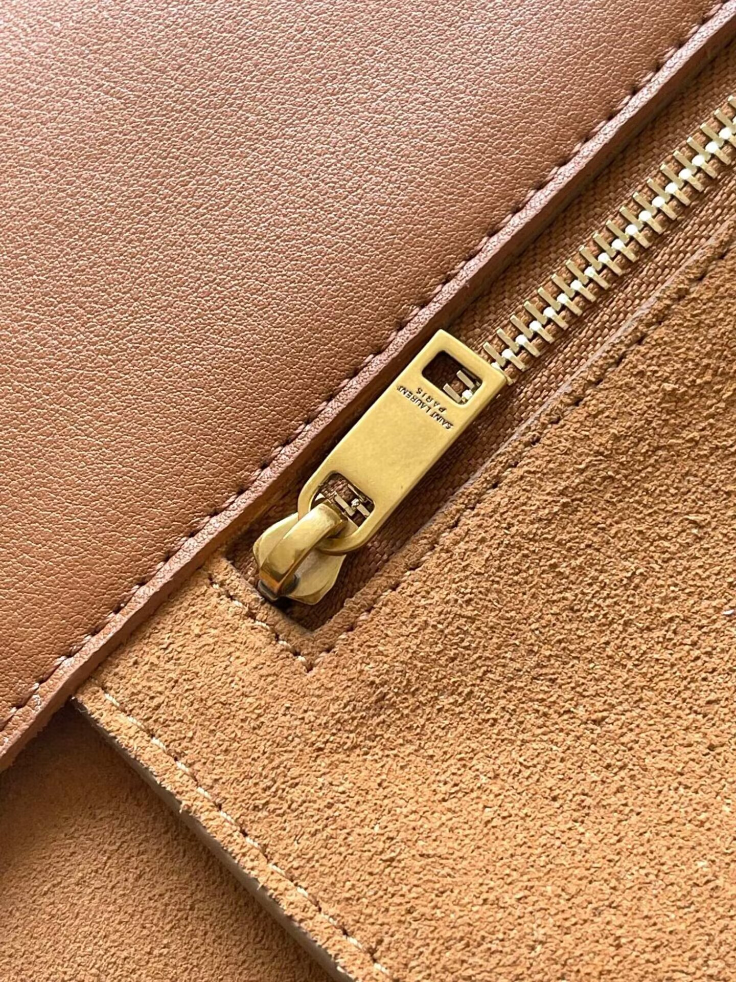 Y51 le 5 à 7 bea in suede 50×28×18cm