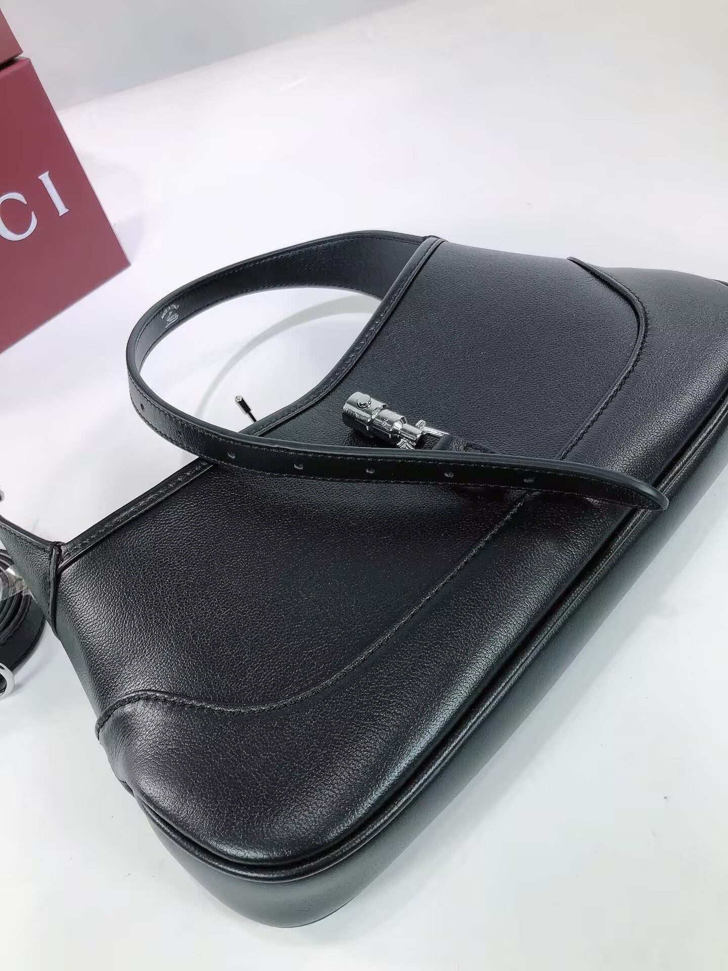 Gvc*1 Jackie Slim Shoulder Bag 27x13x3.5cm