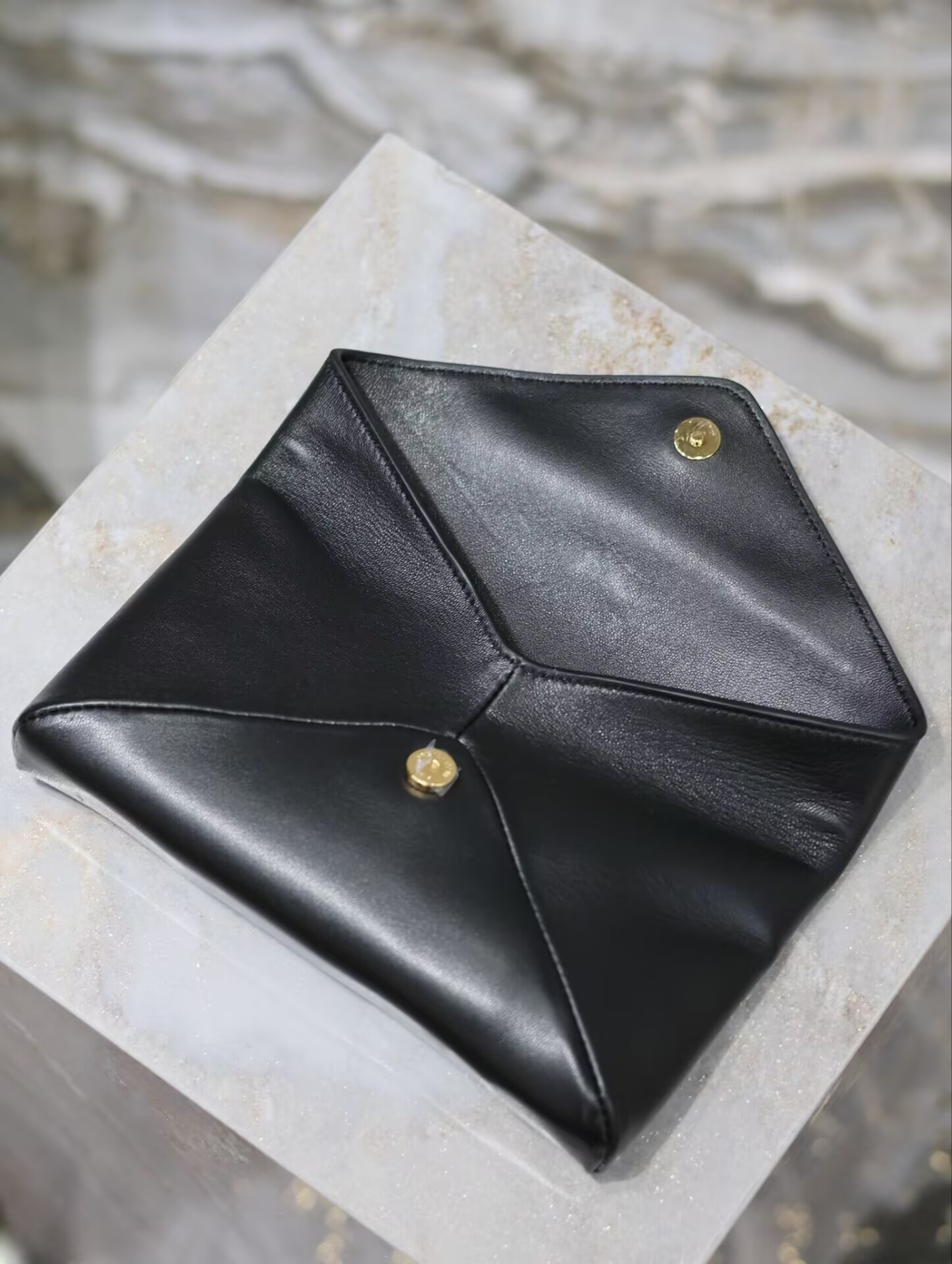 Y51 CASSANDRE small envelope pouch in lambskin 21x14x3cm