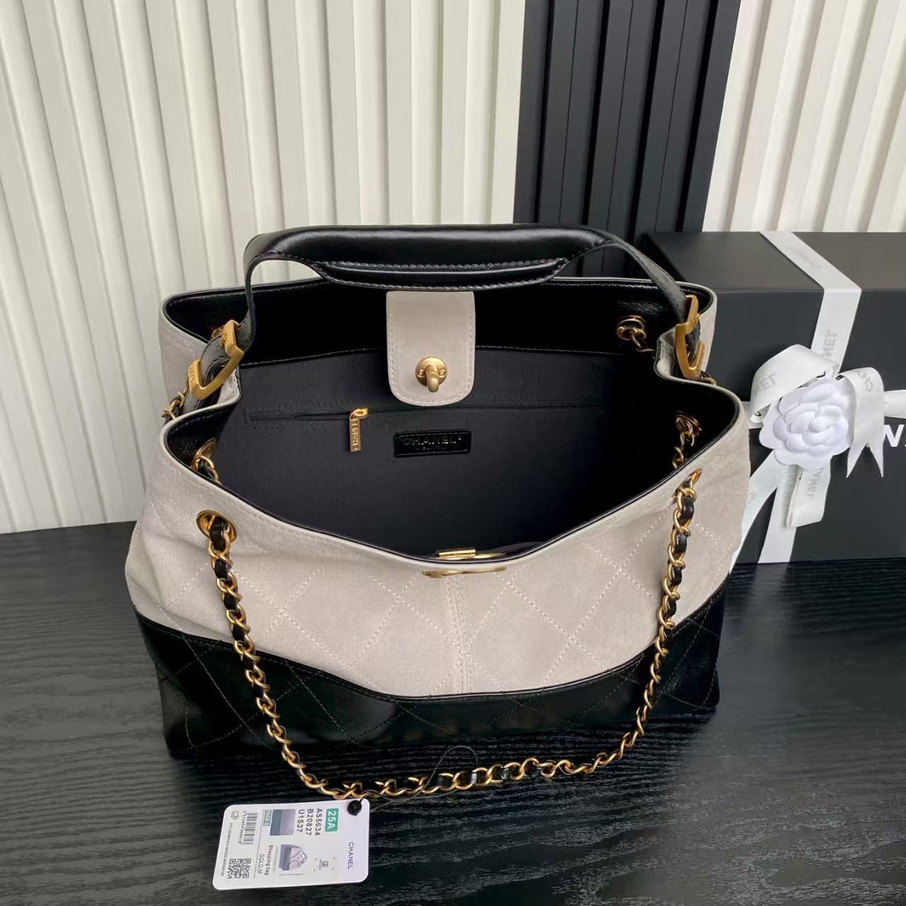 Ch**el Small Shopping Bag AS5634 24x36x14cm