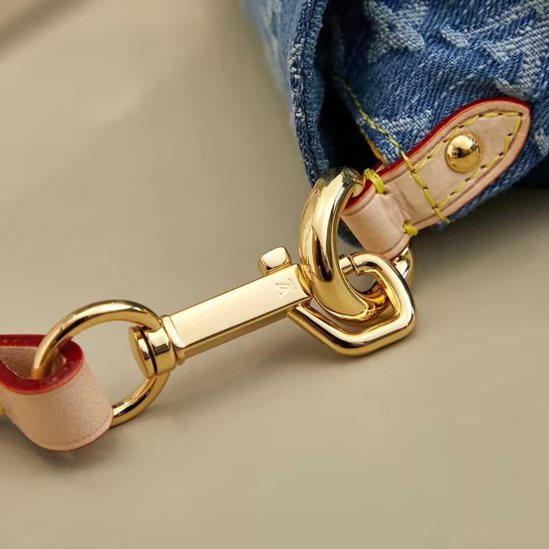 lv De*1m mini pleaty handbag m95050 26x15x9cm