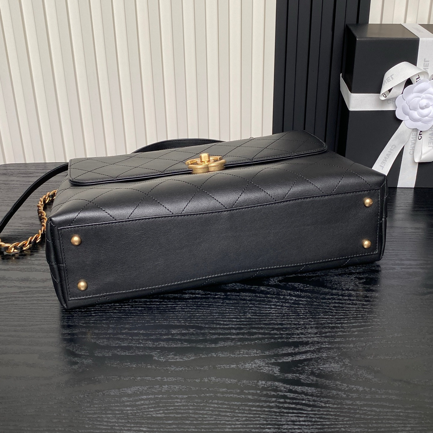 Ch**el Maxi Flap Bag with Top Handle AS5543 26x37x10cm