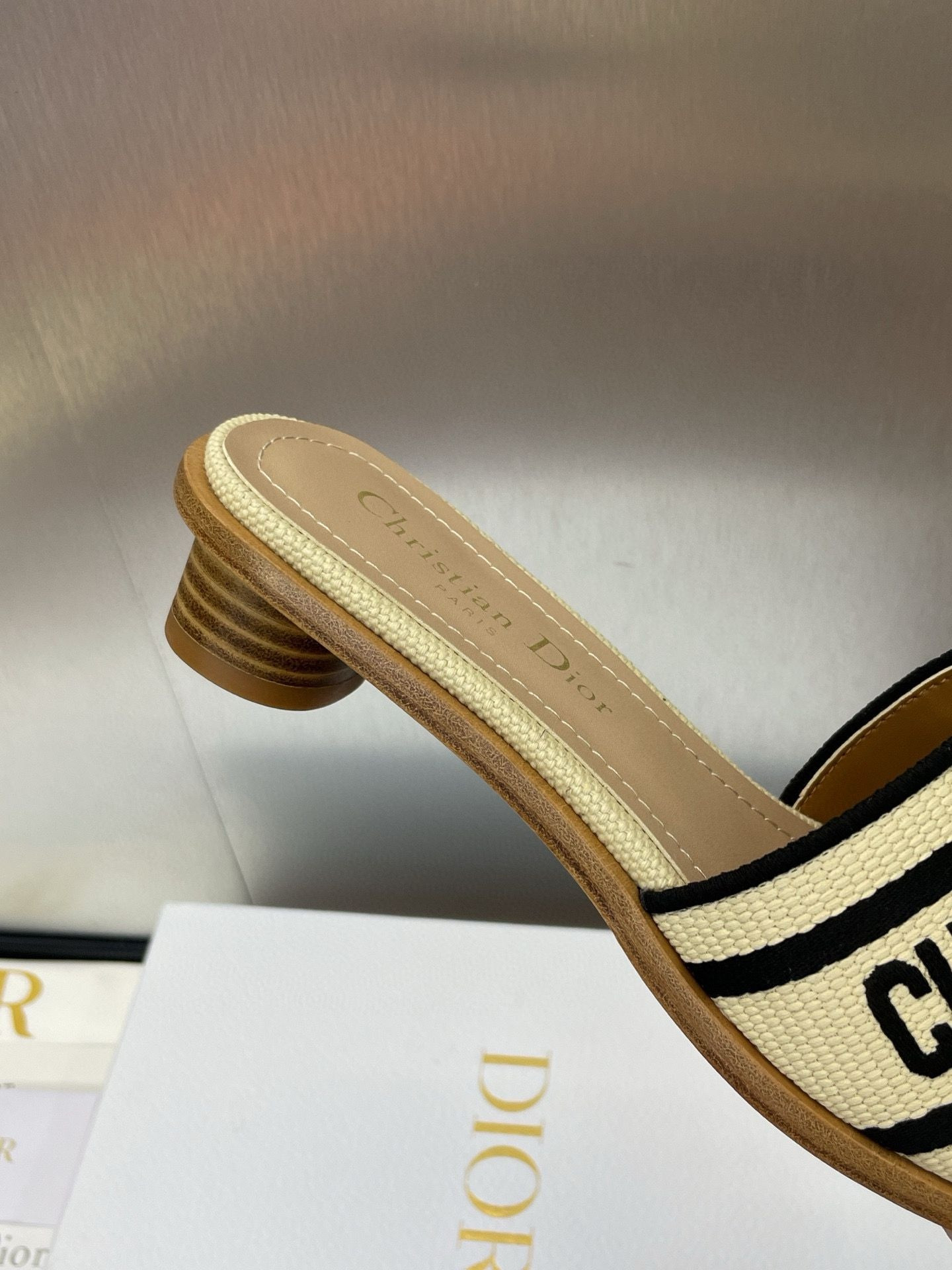 UA D10r Dway Heeled Slide