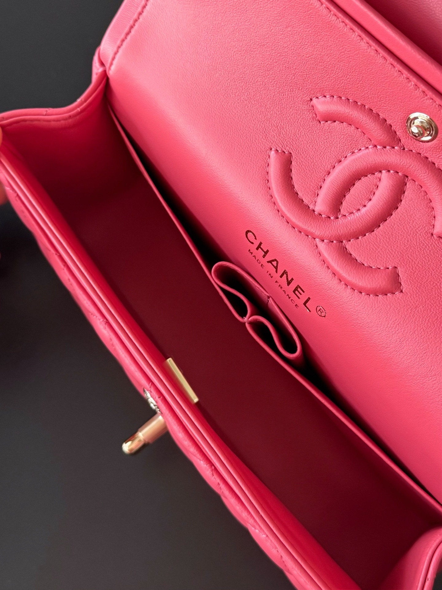 Ch**el Small Classic Bag 23x6.5x14cm