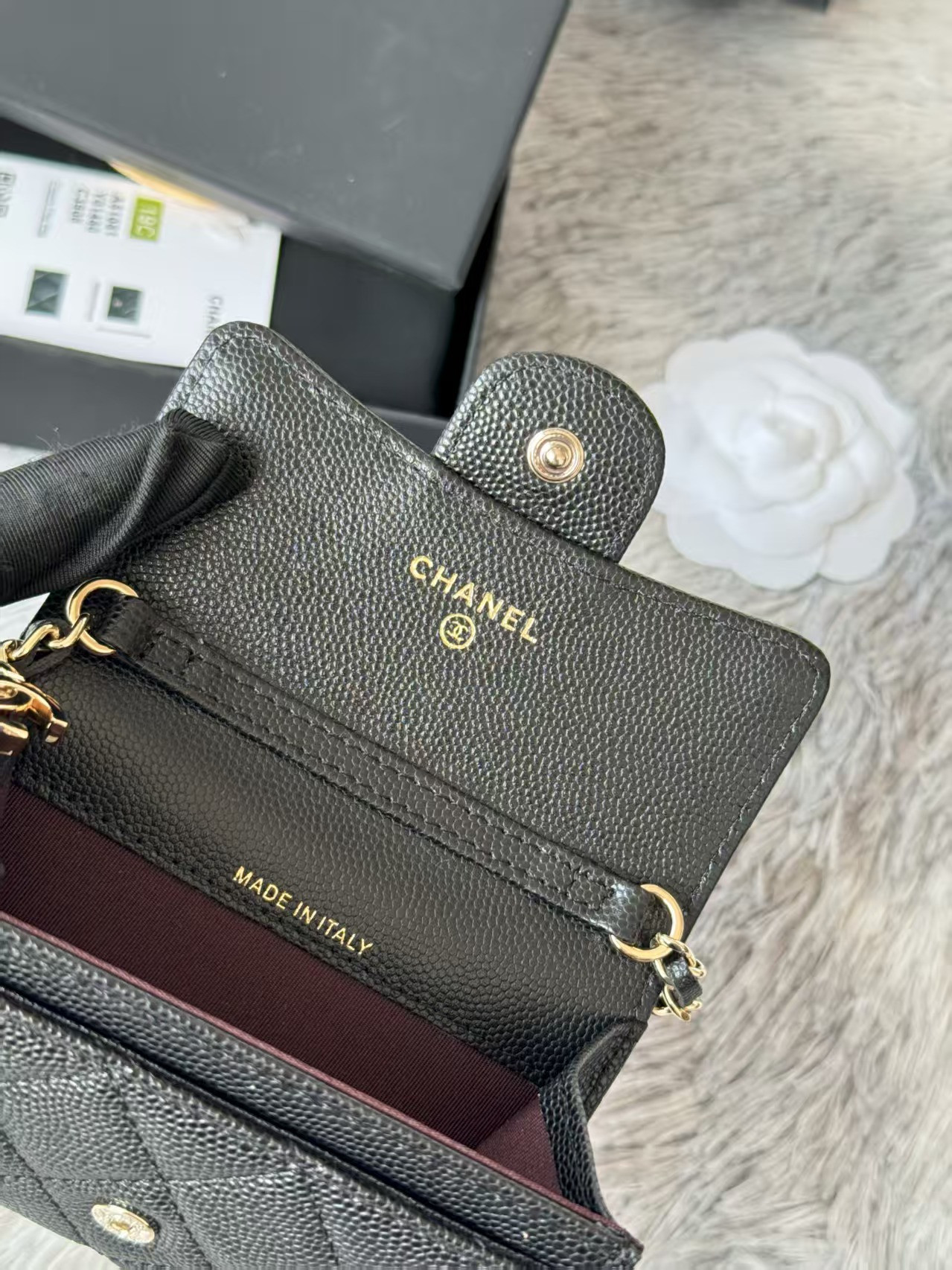 Ch**el Wallet on Chain 11x7.5x2cm