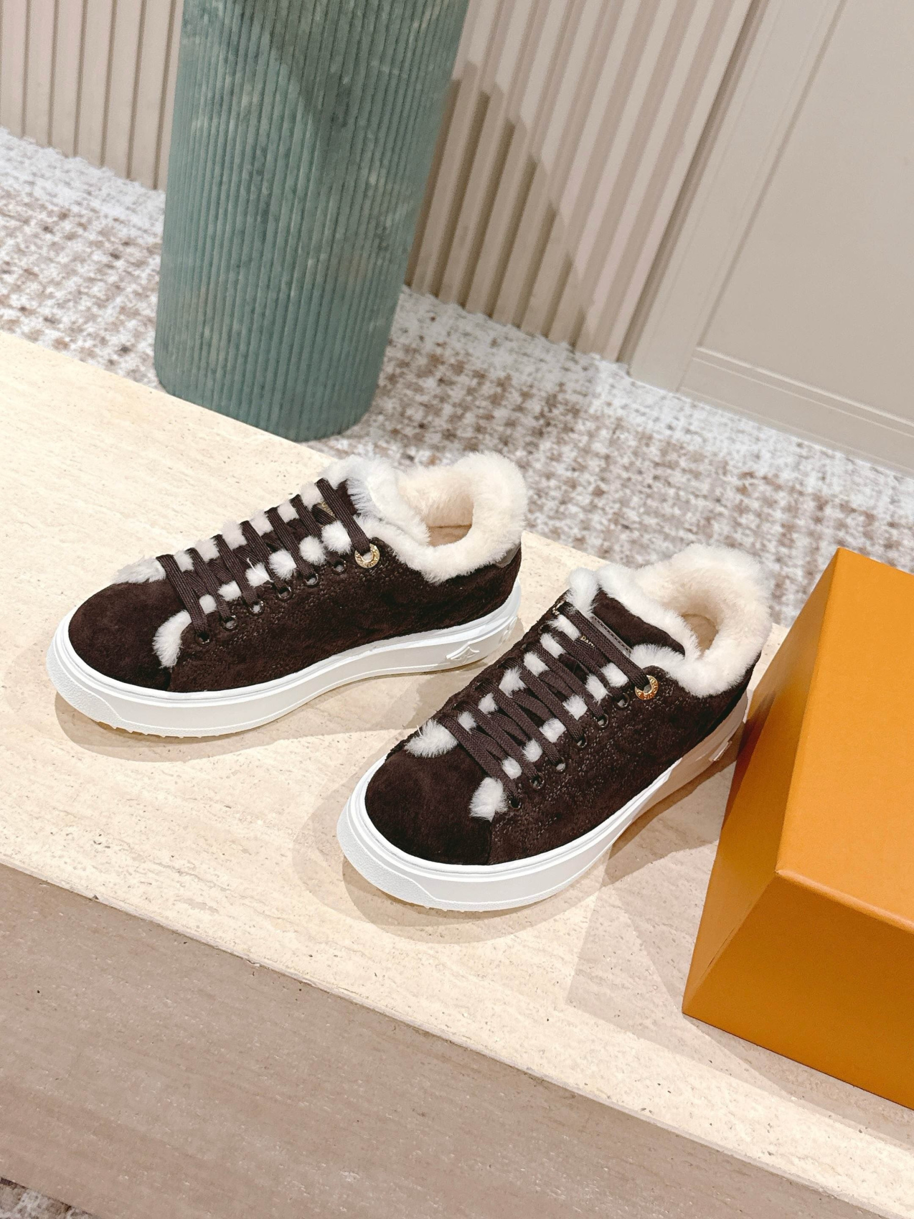 UA LV Time Out Sneaker