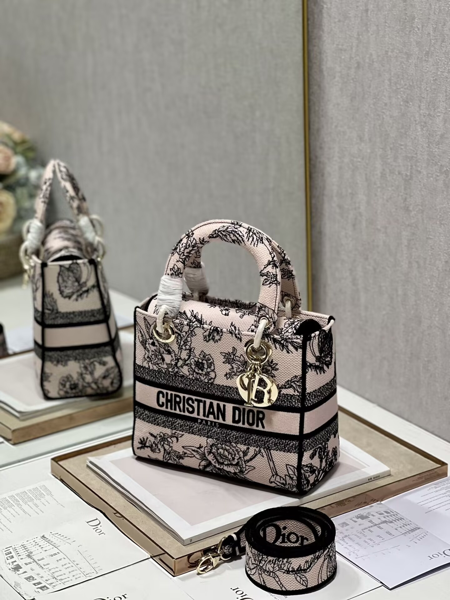 MEDIUM D10r LADY D-LITE BAG 24 x 20 x 11 cm