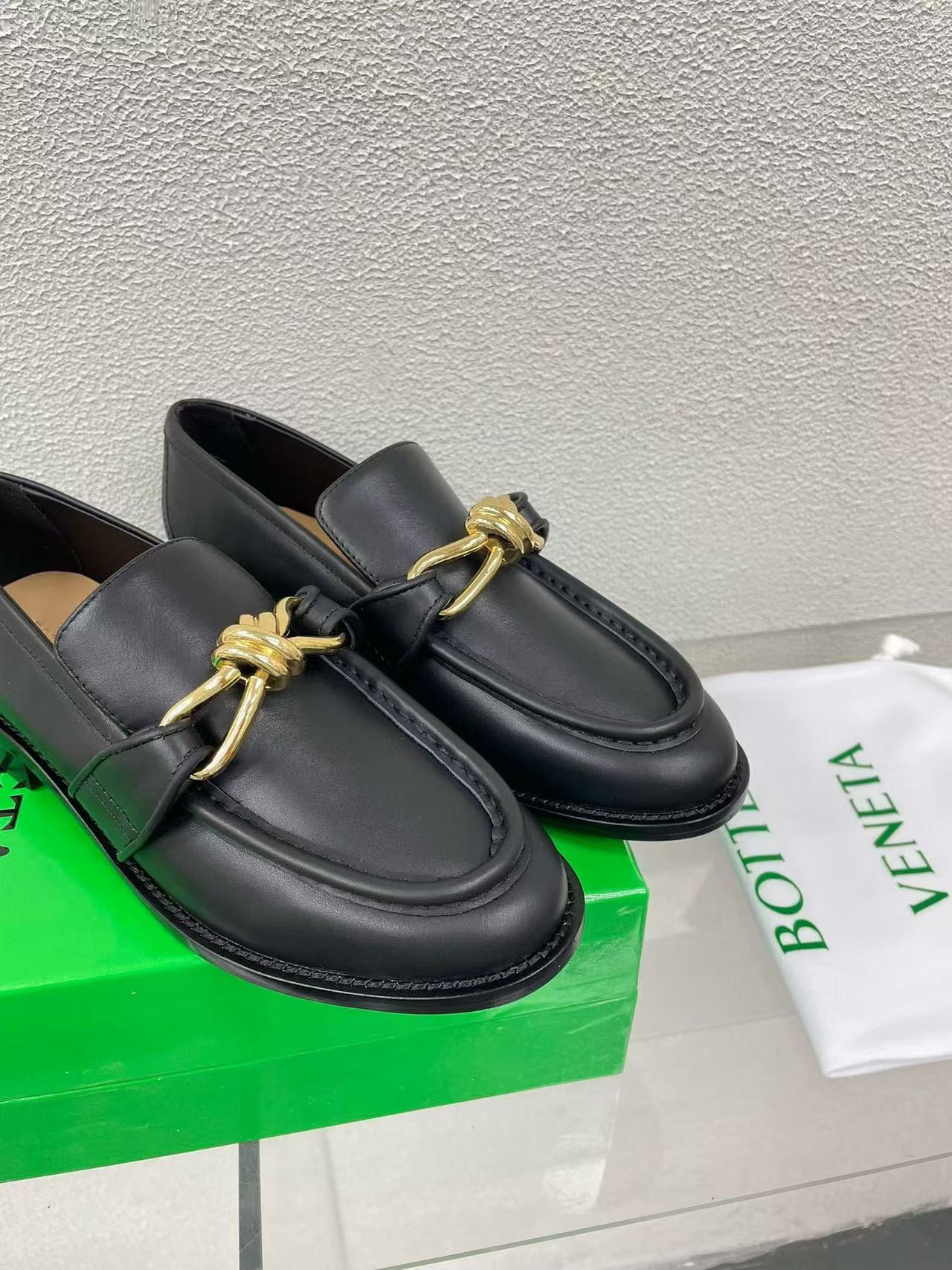 UA B0tt*ga Ven*ta Loafers Shoes