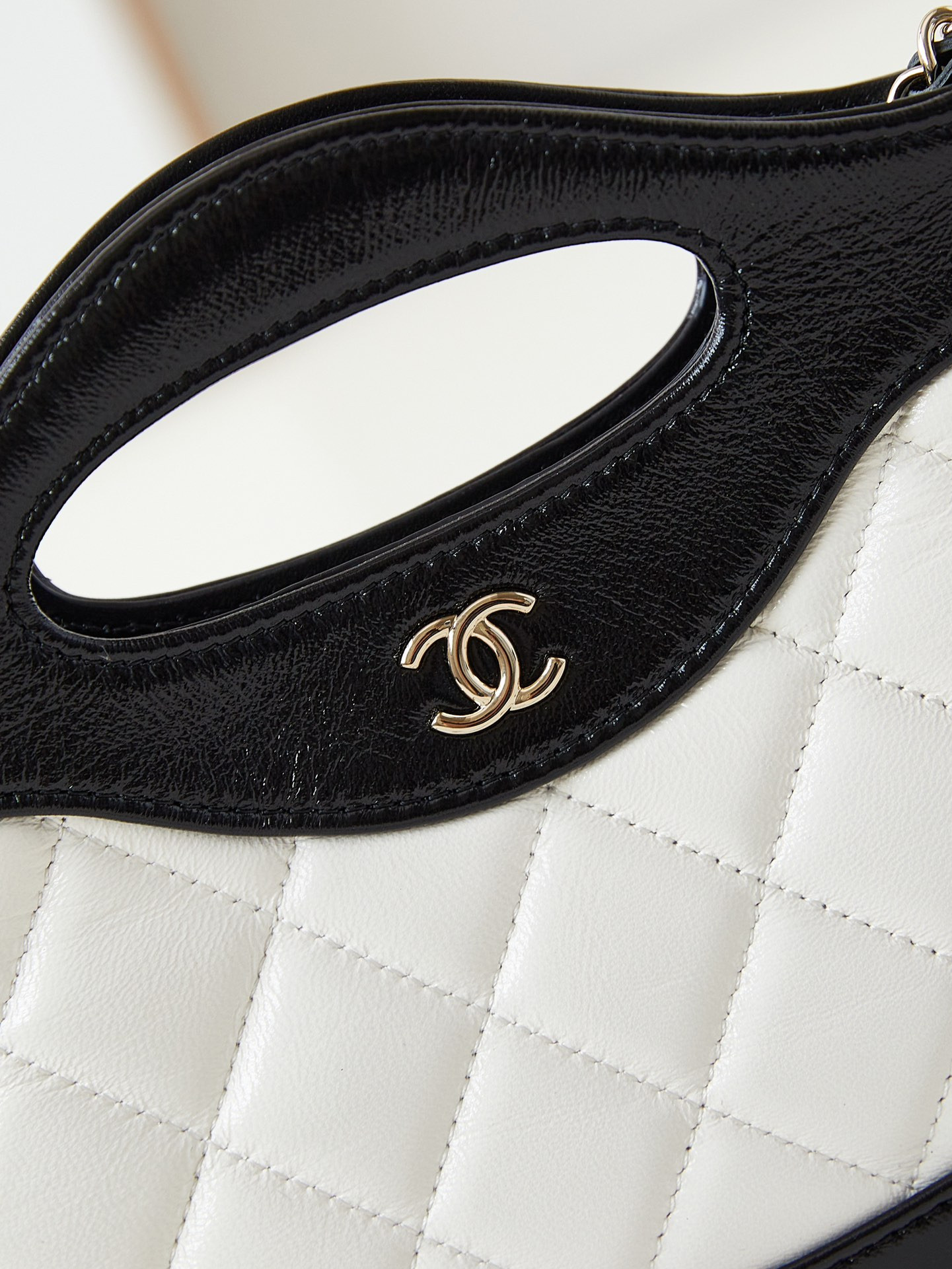 Ch**el Nano Chain Bag AS3656 17.5x20.5x4cm