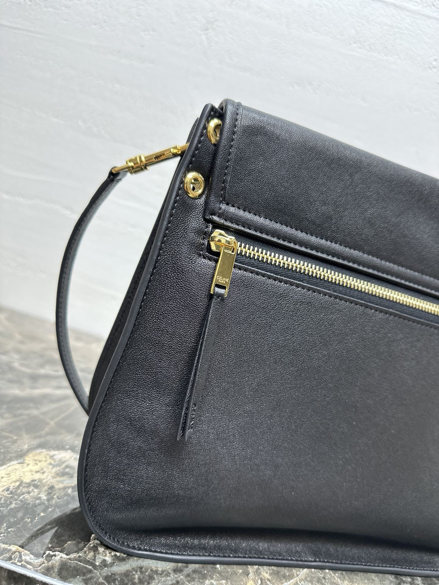 Ce1i*e SOFT TRIOMPHE BESACE IN S*pPLE SHINY LAMBSKIN 34x25x13cm