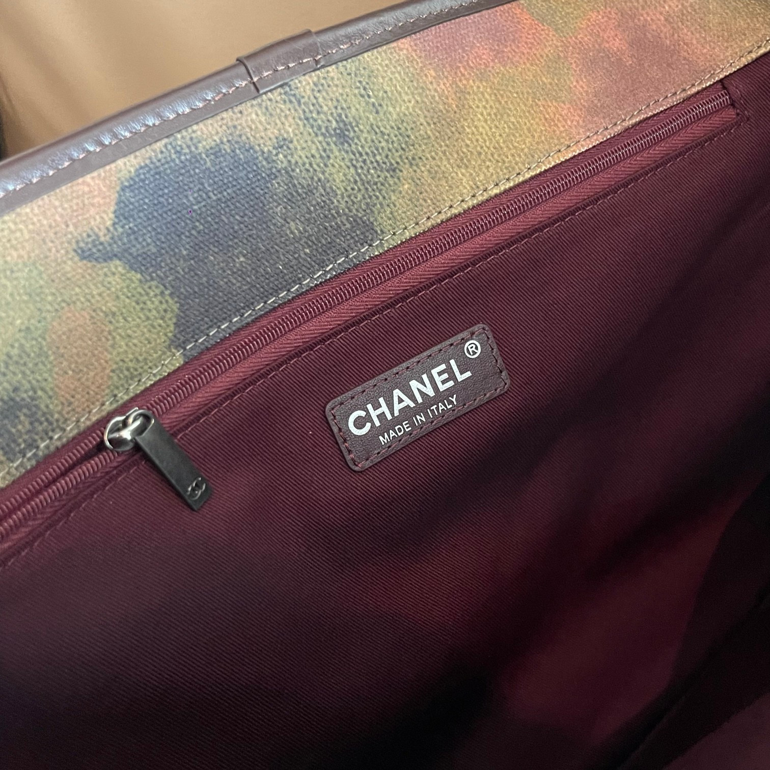 Ch**el On the Pavements Messenger Graffiti Washed Toile Bag 42x30x13cm