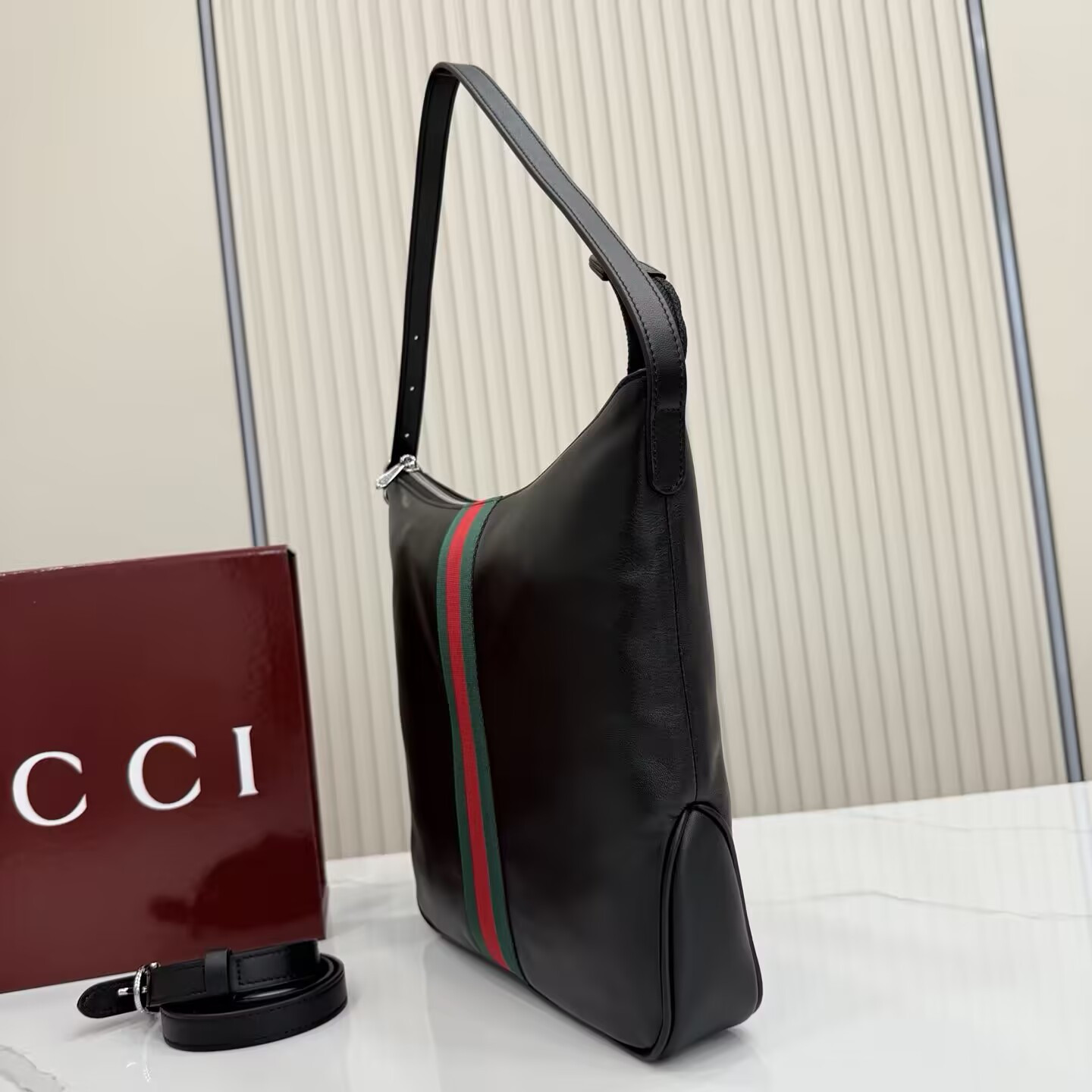 Gvc*1 Lunetta Medium Crossbody Bag 24x25.5x4cm