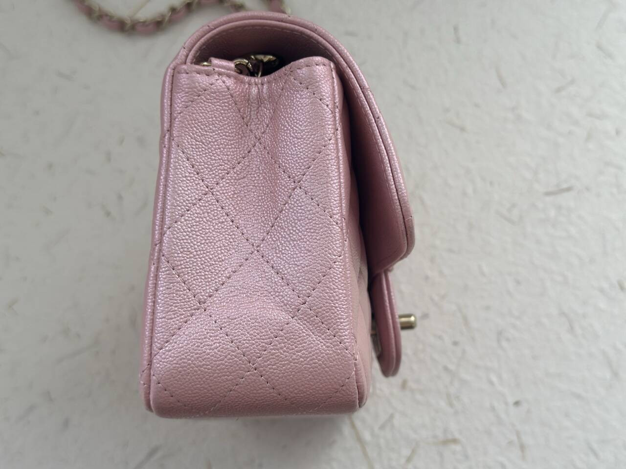 Ch**el Flap Bag Pearlescent Pink AS1116 20x12x6cm