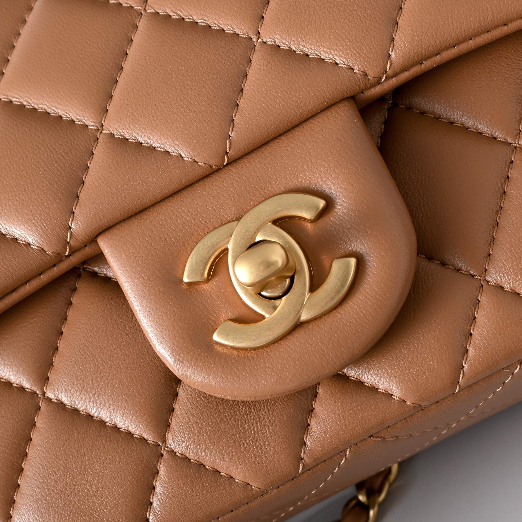 Ch**el Flap Bag Caramel AS1787 20x13x7cm