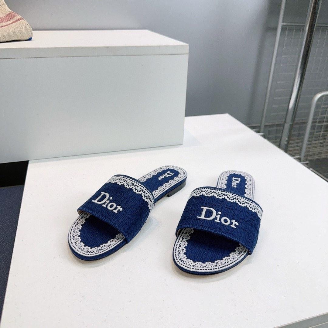 UA D10r Dentelle Slide