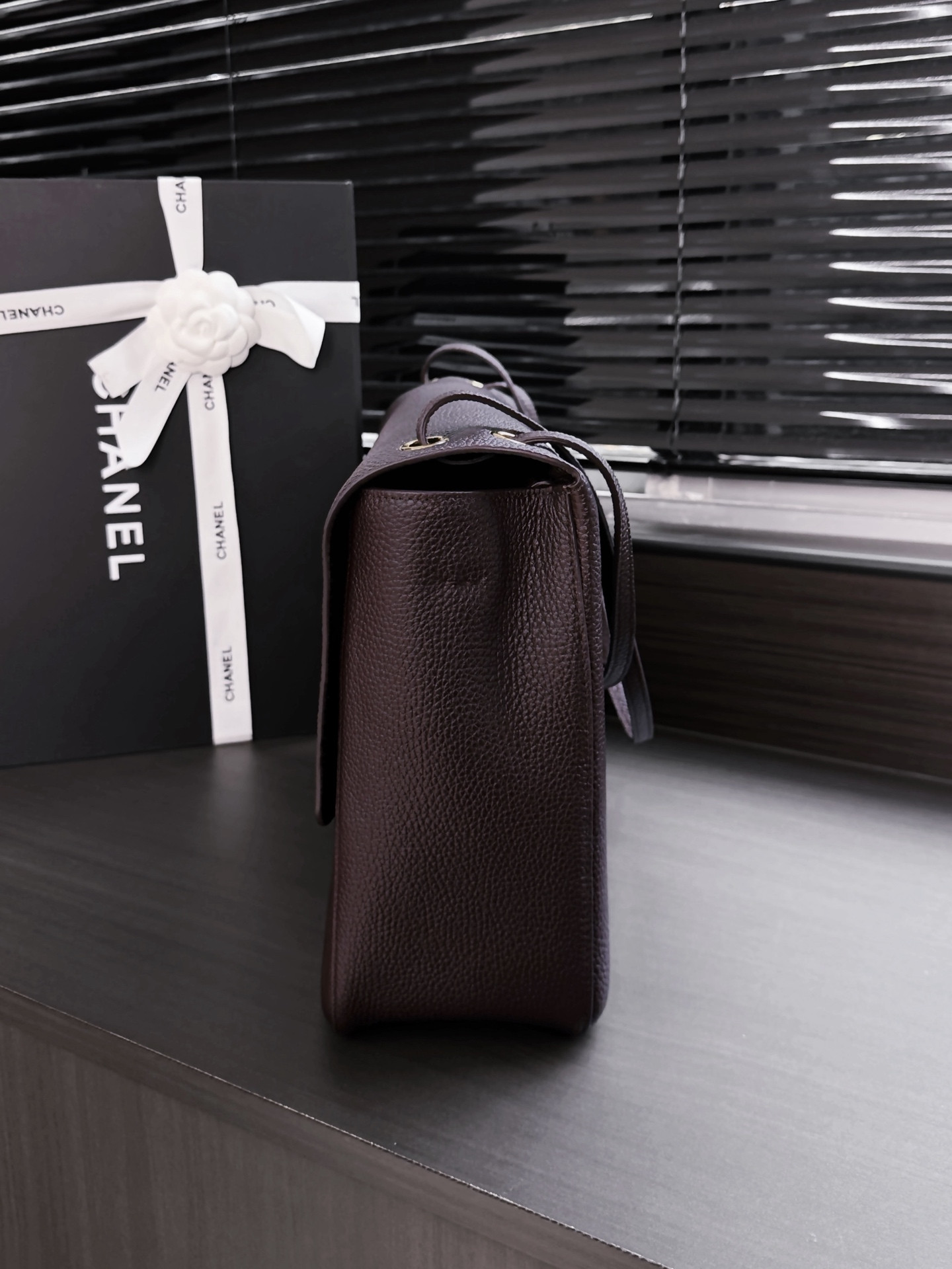 Ch**el Maxi Flap Bag in Coffee with Gold-Tone Hardware AS6233 26x38.5x11cm