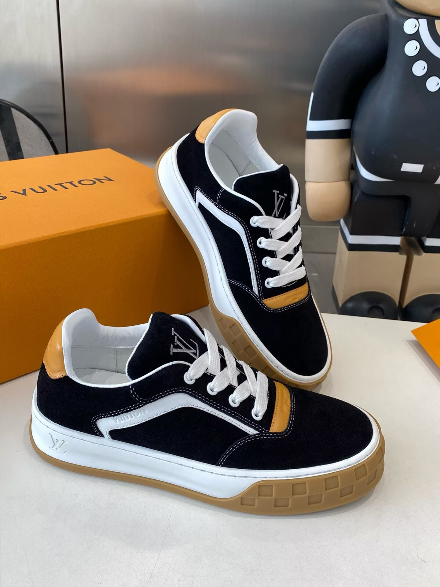 UA LV Tilted Sneaker