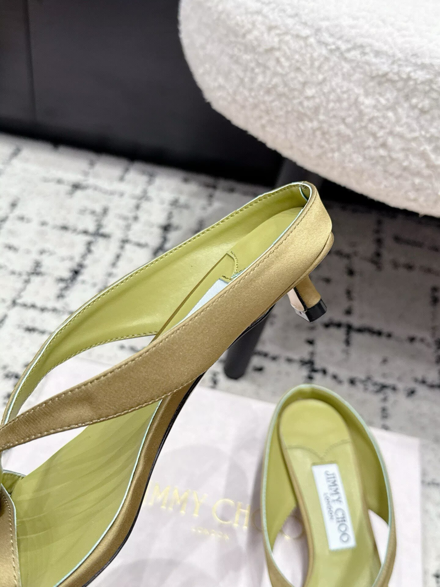 ua J1m*y Ch00 emeri sandals