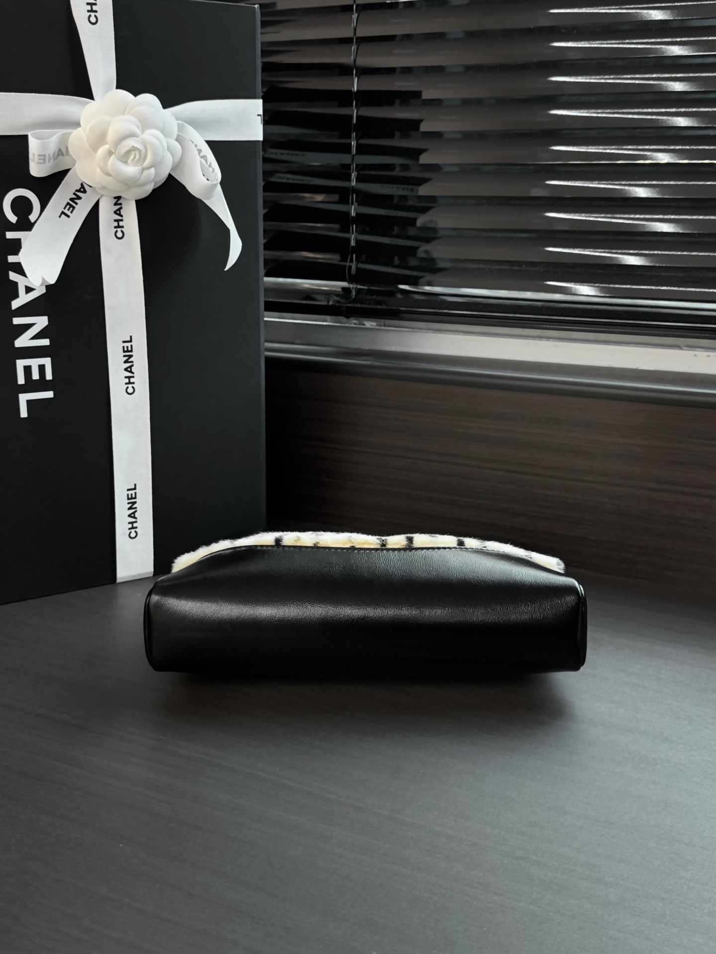 Ch**el 31 Mini Shopping Bag AS4133 22x23x5cm