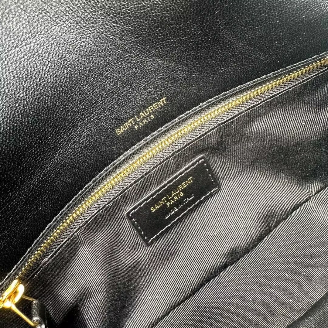 Y51 Calypso small in plunged lambskin 26x14x7cm