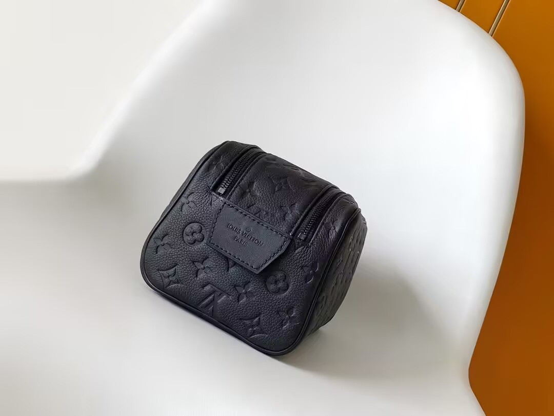 LV DOPP KIT Toilet Bag M59478 15x16.5x28cm