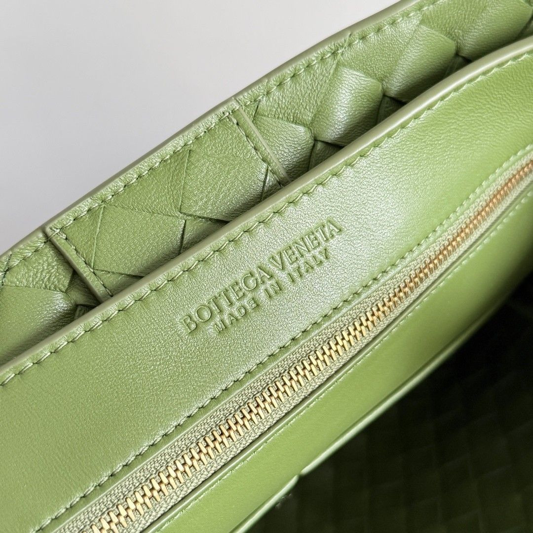 B0tt*ga Ven*ta Medium Andiamo 32x25x11CM