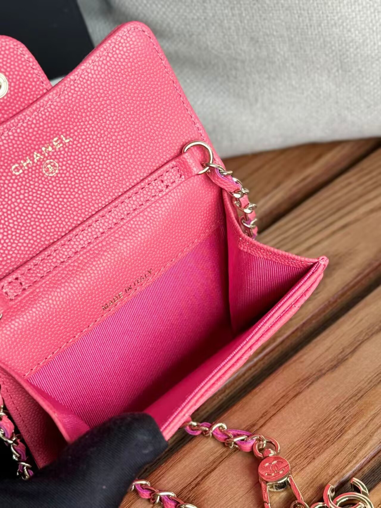 Ch**el Wallet on Chain 11x7.5x2cm