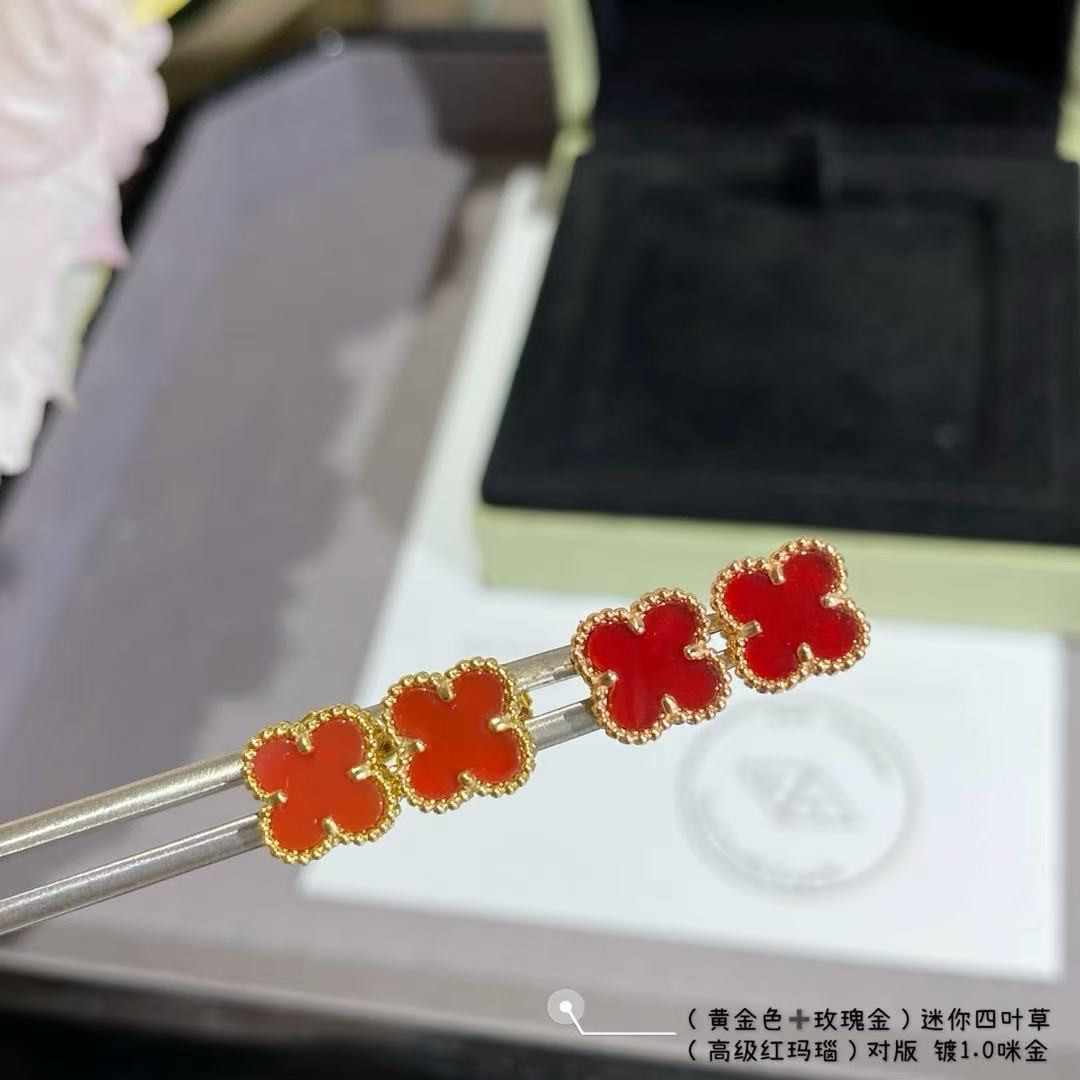 V*n Cl**f & Arpels PreM1vm Fritillaria Four-Leaf Clover Earrings 1cm